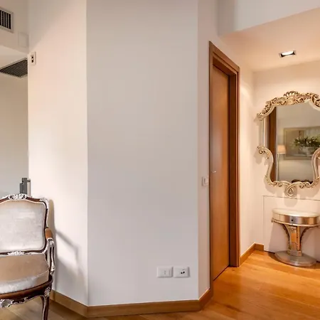 Royal - Castello Apartment Milan
